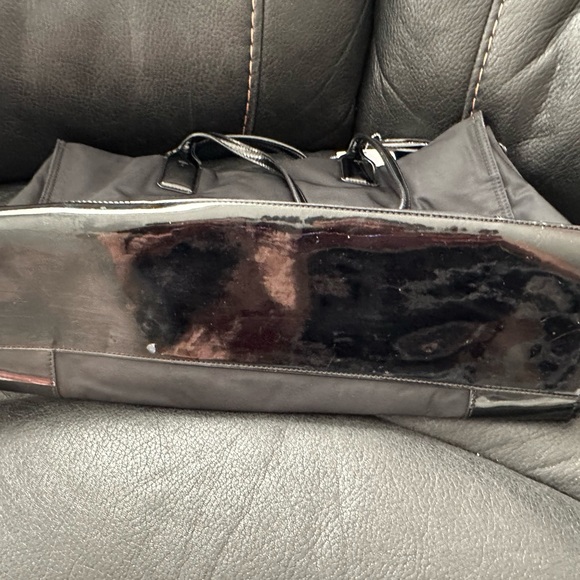 ELLA PATENT TOTE BAG black - Picture 3 of 9